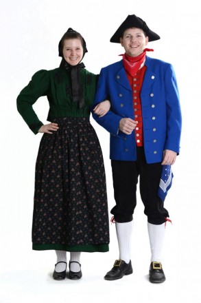 Paar in Hersfelder Tracht